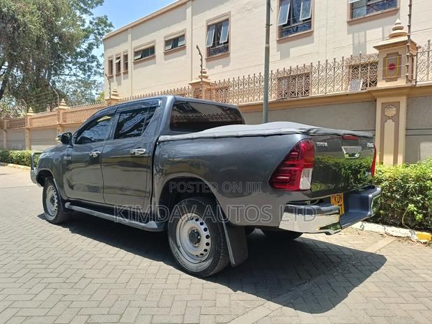 Toyota Hilux Revo Double Cab Deisel 2.4 AWD 2017 Gray