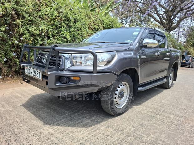 Toyota Hilux Revo Double Cab Deisel 2.4 AWD 2017 Gray