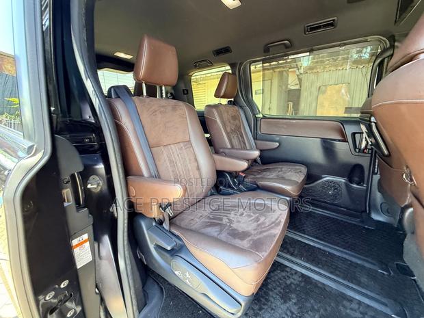 Toyota Esquire 2.0 AWD (7 seater) 2019 Black