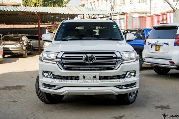 Toyota Land Cruiser 4.6 V8 ZX 2020 White