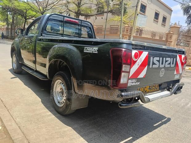 Isuzu D-MAX 2021 Gray