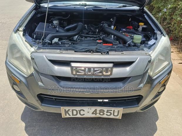Isuzu D-MAX 2021 Gray