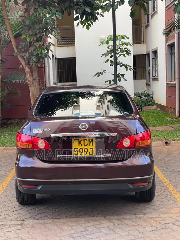 Nissan Bluebird 2010 Purple