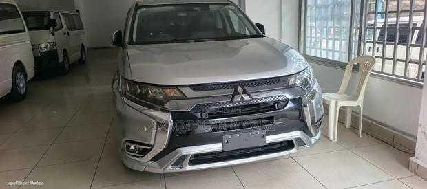 Mitsubishi Outlander 2.4 PHEV AWD 2018 Silver