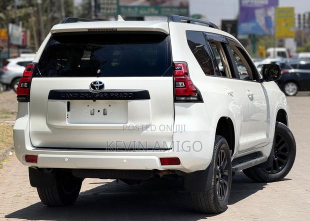 Toyota Land Cruiser Prado 2.8 2023