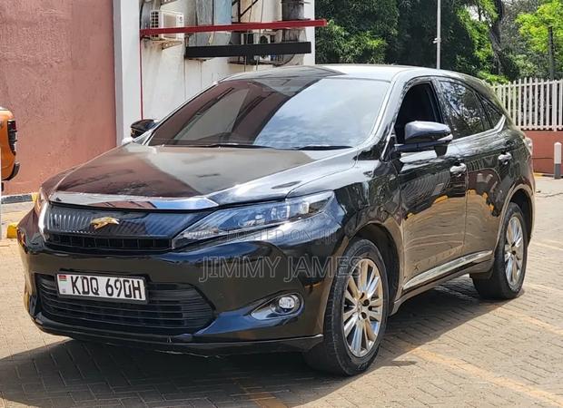 Toyota Harrier 2.0 2017 Black