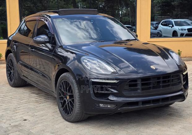 Porsche Macan GTS 2018 Black