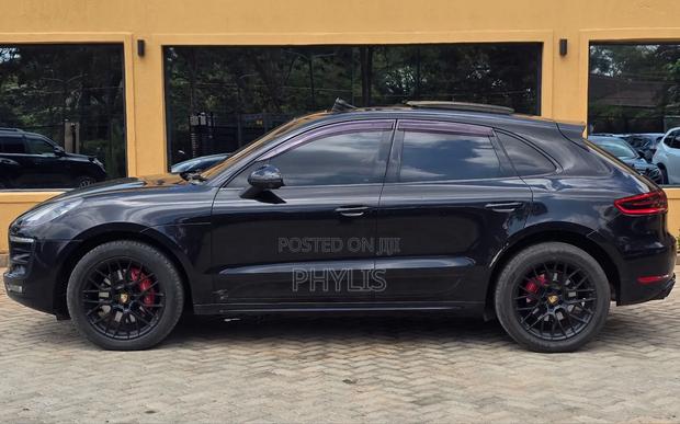 Porsche Macan GTS 2018 Black