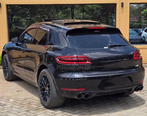 Porsche Macan GTS 2018 Black