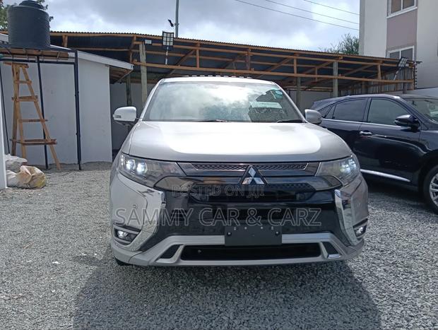 Mitsubishi Outlander 2.4 PHEV AWD 2018 Silver