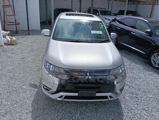 Mitsubishi Outlander 2.4 PHEV AWD 2018 Silver