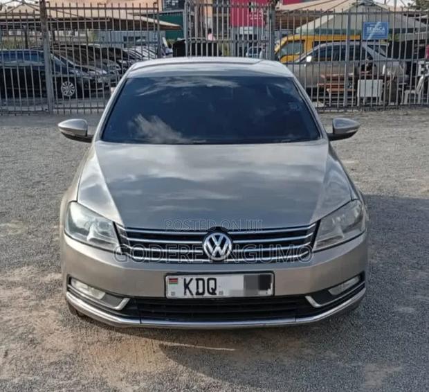 Volkswagen Passat 2013 Silver
