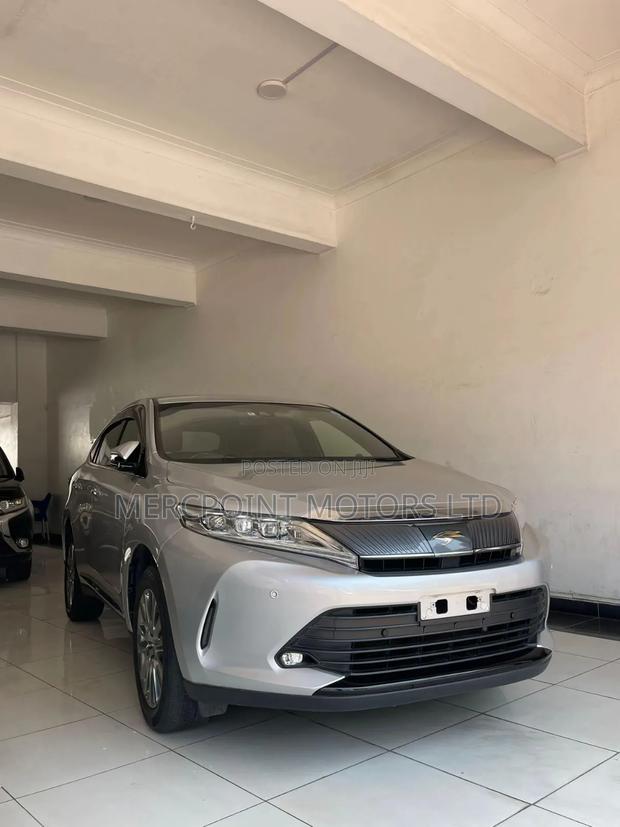 Toyota Harrier 2.0 4WD 2019 Silver
