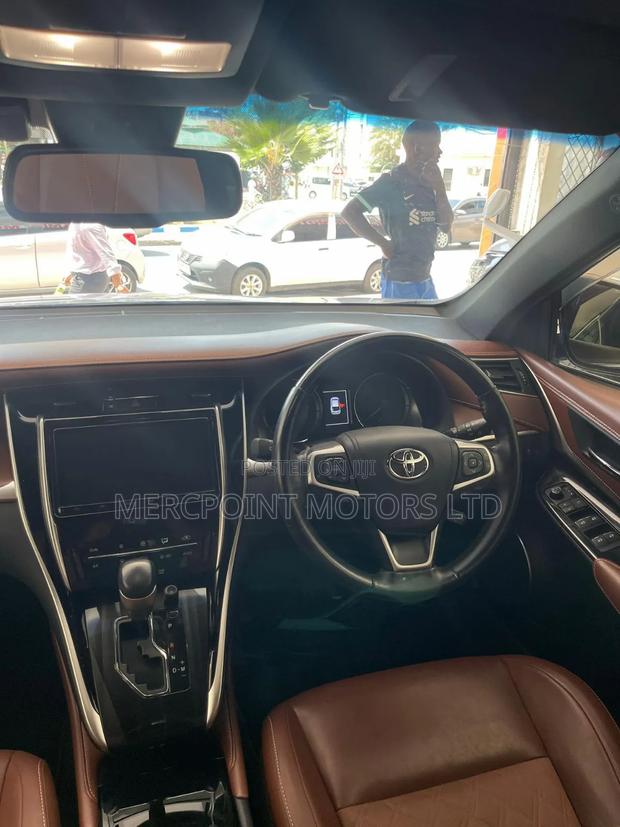 Toyota Harrier 2.0 4WD 2019 Silver