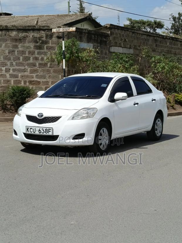 Toyota Belta 2012 Silver