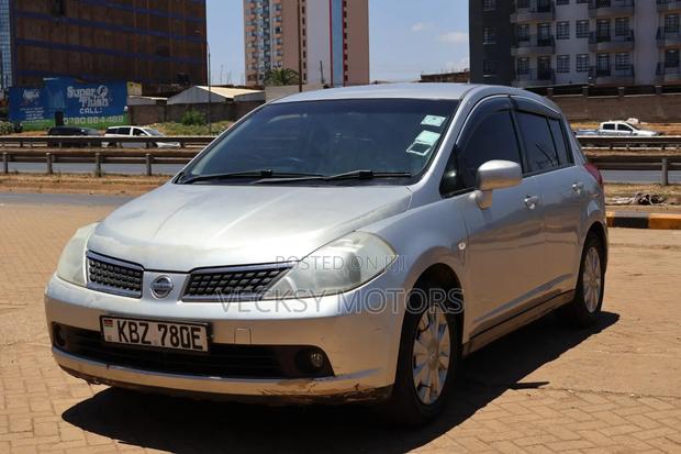 Nissan Tiida 2007 Silver