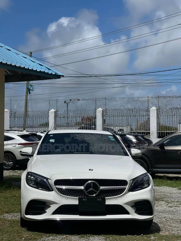 Mercedes-Benz C200 2019 Teal