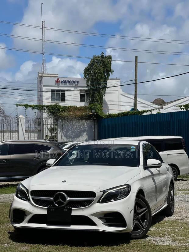 Mercedes-Benz C200 2019 Teal