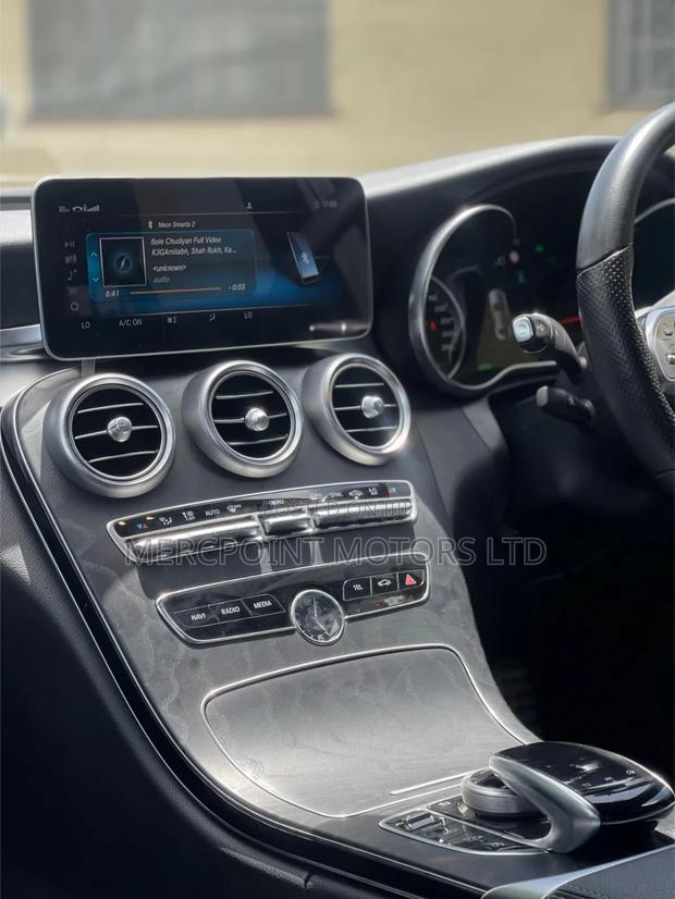 Mercedes-Benz C200 2019 Teal