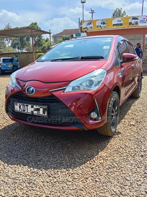 Toyota Vitz 2019 Maroon