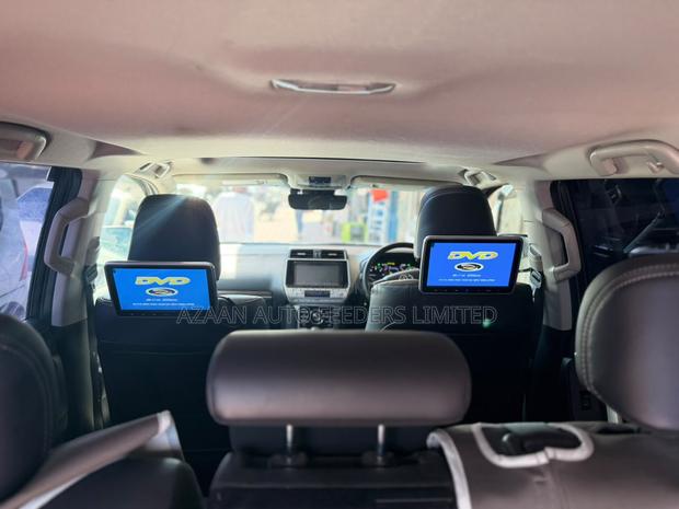 Toyota Land Cruiser Prado 2.8 2019 White