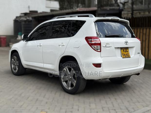 Toyota RAV4 2014 White