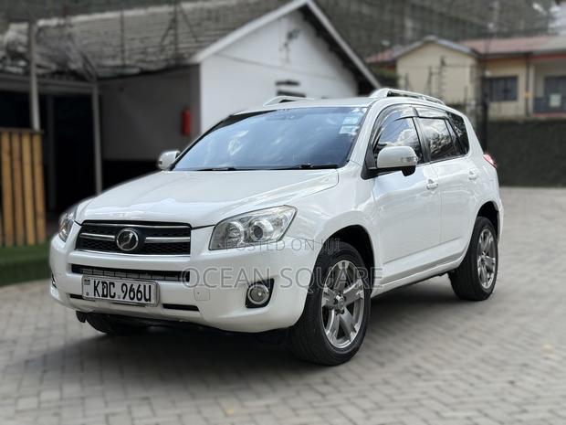 Toyota RAV4 2014 White