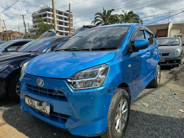 Toyota Sienta 2017 Blue