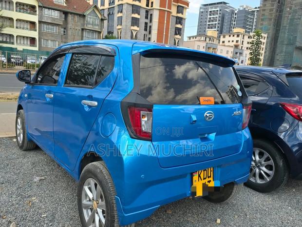 Toyota Sienta 2017 Blue