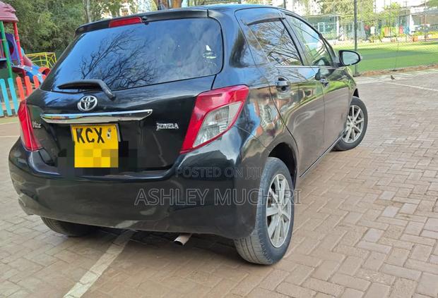 Toyota Vitz 2012 Blue