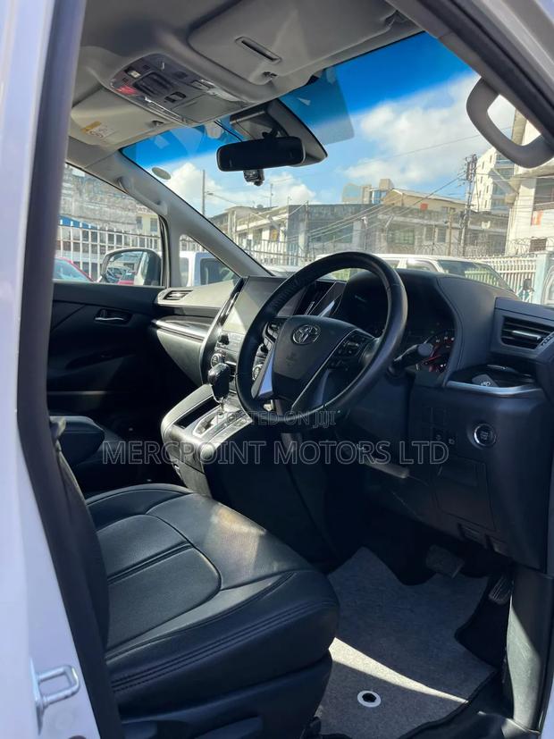 Toyota Alphard 2.5 Petrol AWD 2020 Pearl