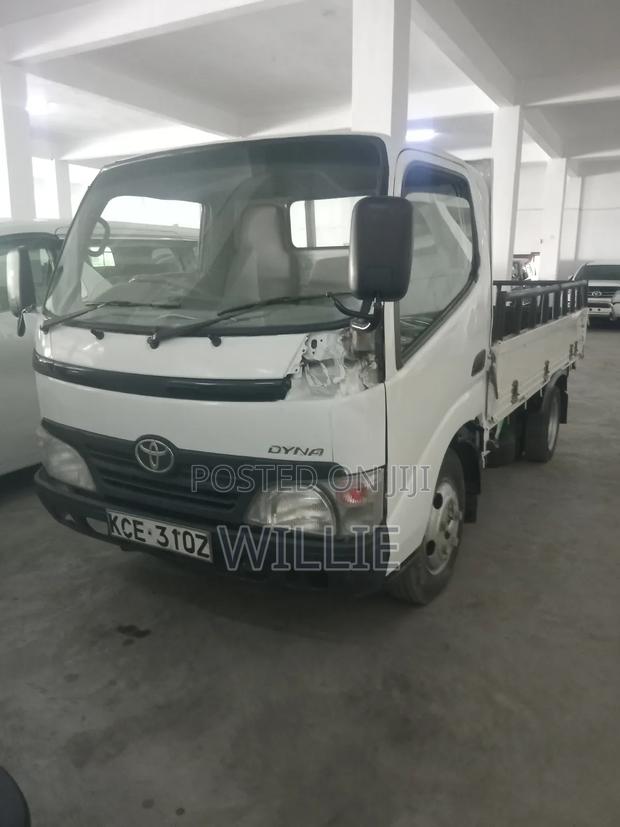 Toyota Dyna 2009 Off white