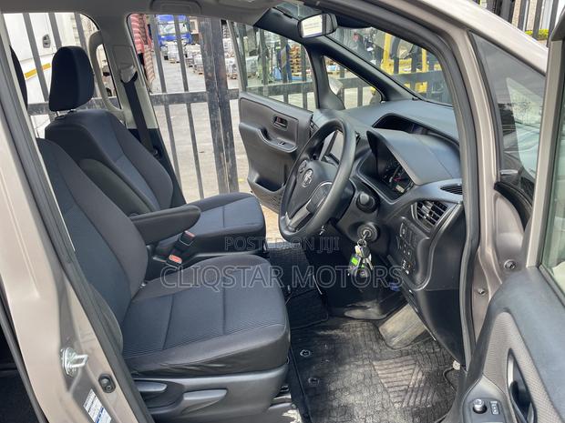 Toyota Voxy ZS 2WD 8-Seater 2019 Gray