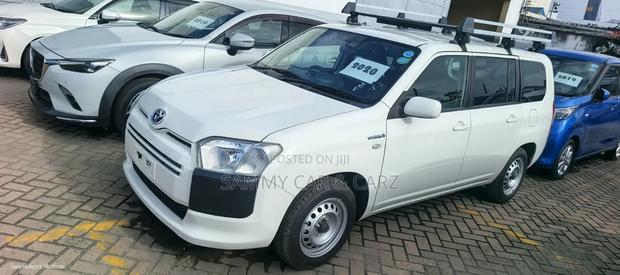 Toyota Probox 1.5 Hybrid F 2020 White