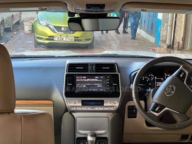 Toyota Land Cruiser Prado 2.8 2019 White