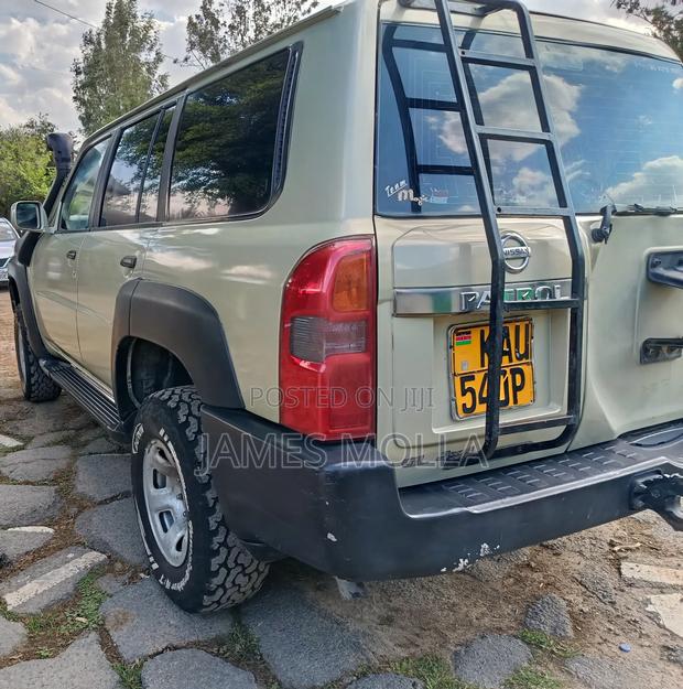Nissan Patrol 3.0 TD GL 2006 Gold