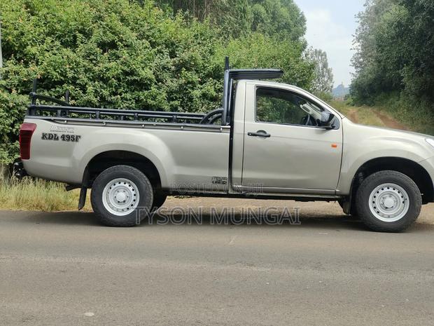 Toyota Hilux 2022 Black