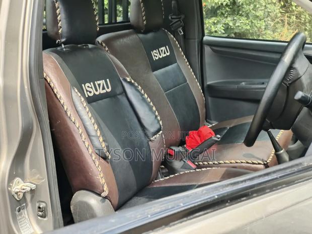 Toyota Hilux 2022 Black