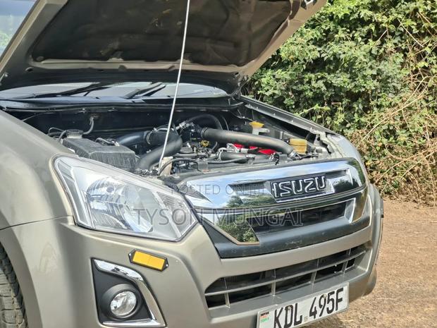 Toyota Hilux 2022 Black
