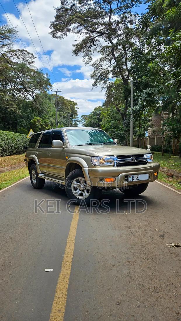 Toyota Hilux Surf 2.7 SSR 2001 Gold