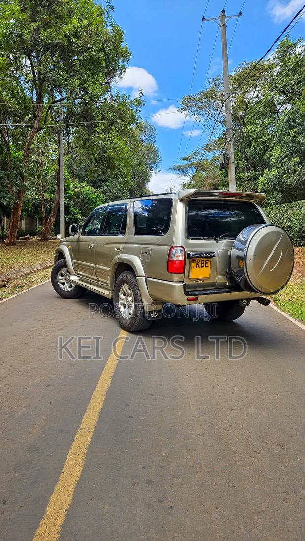 Toyota Hilux Surf 2.7 SSR 2001 Gold