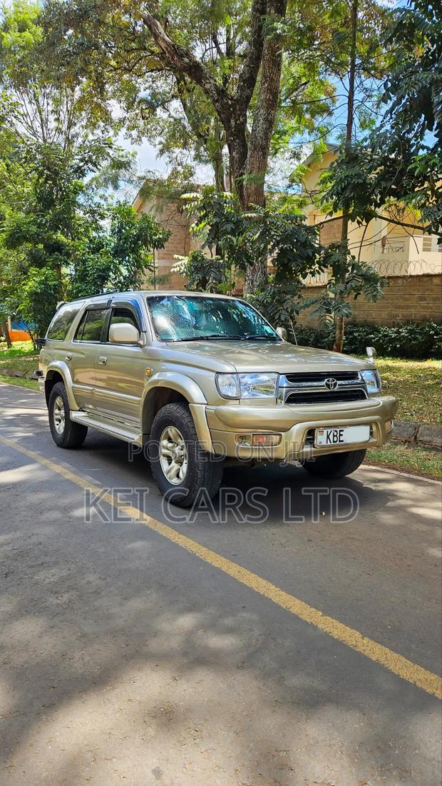 Toyota Hilux Surf 2.7 SSR 2001 Gold