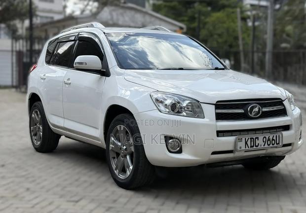 Toyota RAV4 2014 White