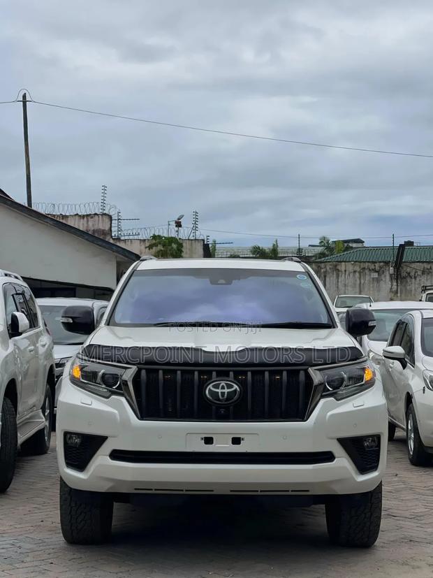 Toyota Land Cruiser Prado 2021 Off white