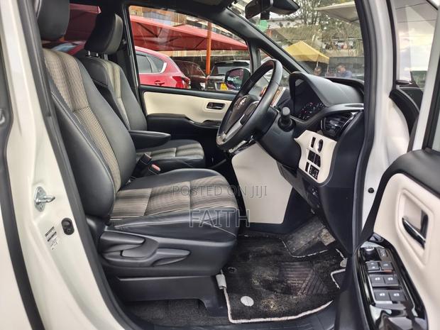 Toyota Noah 1.8 FWD Hybrid (7 seater) 2019 Pearl
