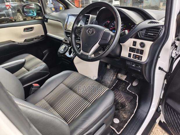 Toyota Noah 1.8 FWD Hybrid (7 seater) 2019 Pearl