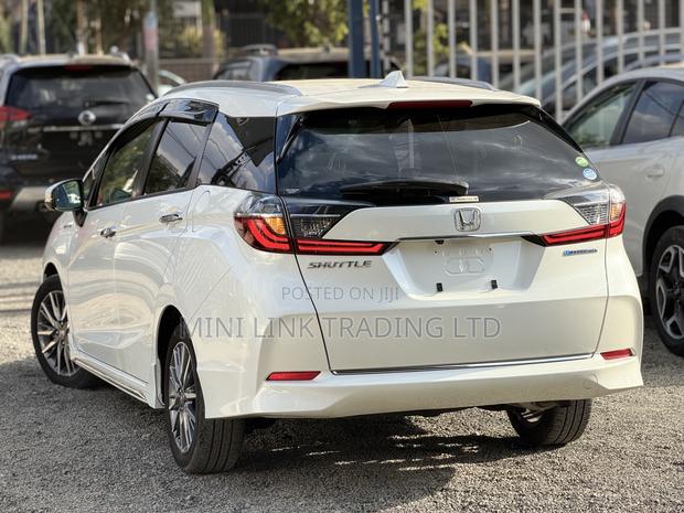 Honda Fit Shuttle 1.5 Hybrid 2WD 2019 Pearl