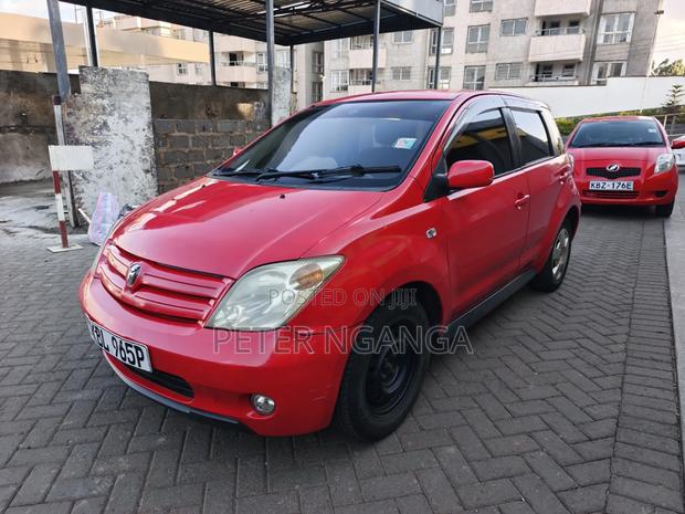 Toyota IST 2004 Red