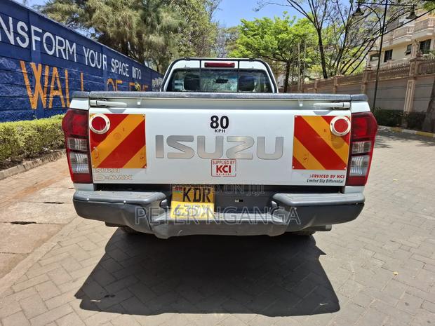 Isuzu D-MAX 2024 White