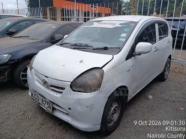 Daihatsu Mira 2012 White